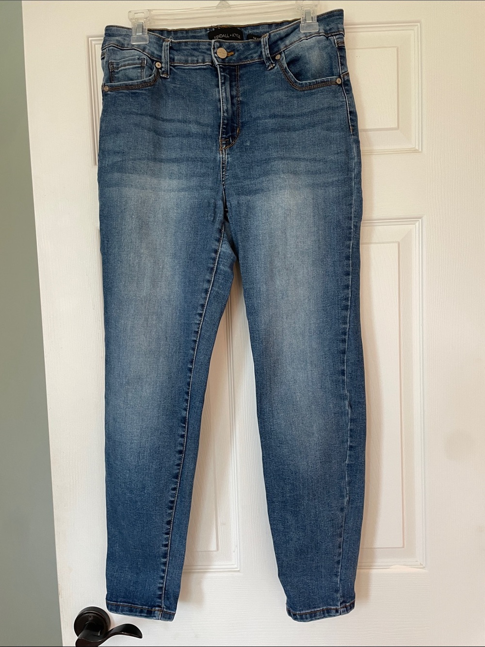 Kendall & Kylie Medium Wash Skinny Jeans 11/30